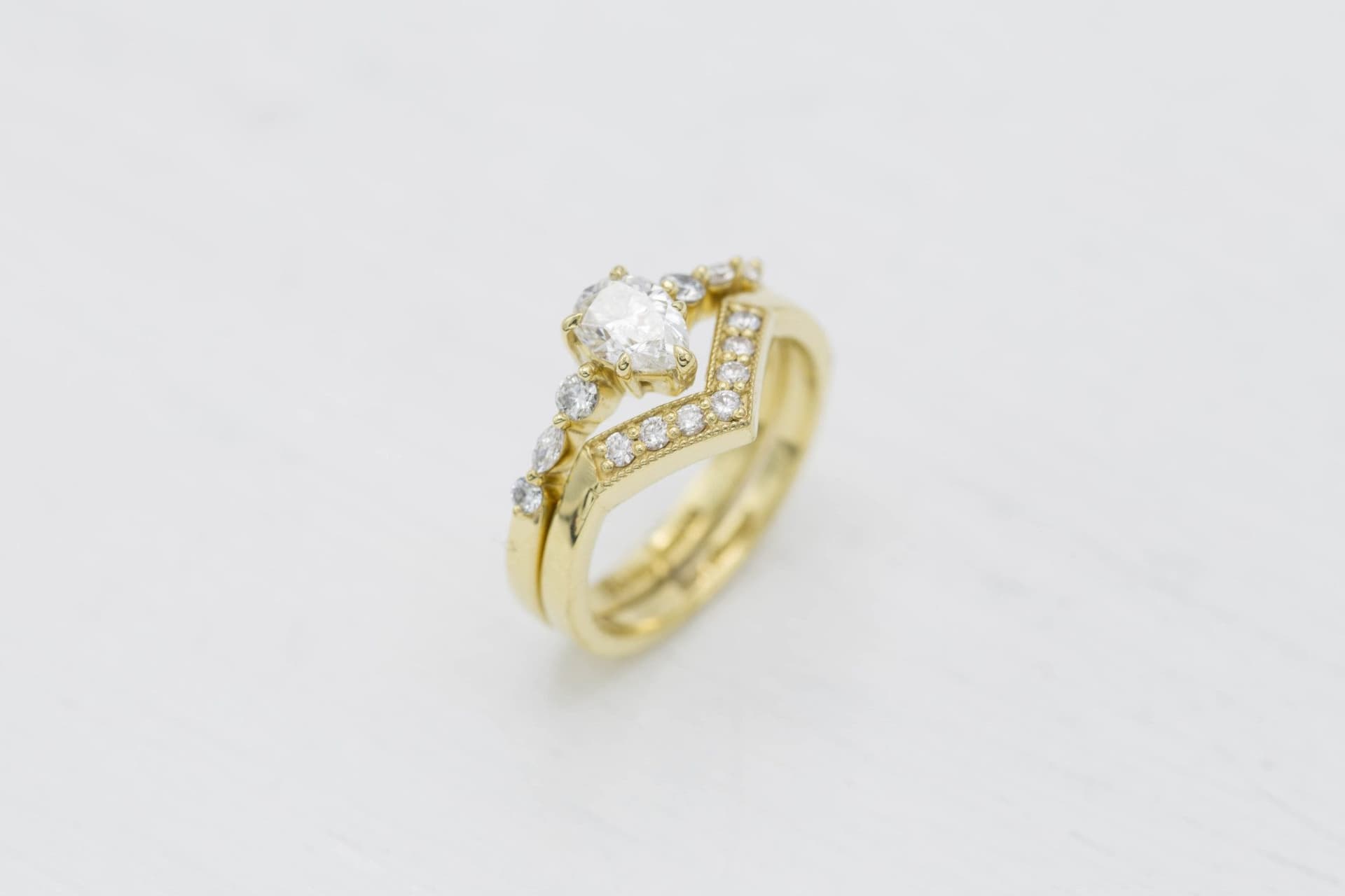 Pear Shape Diamond Guide: Unique & Stunning