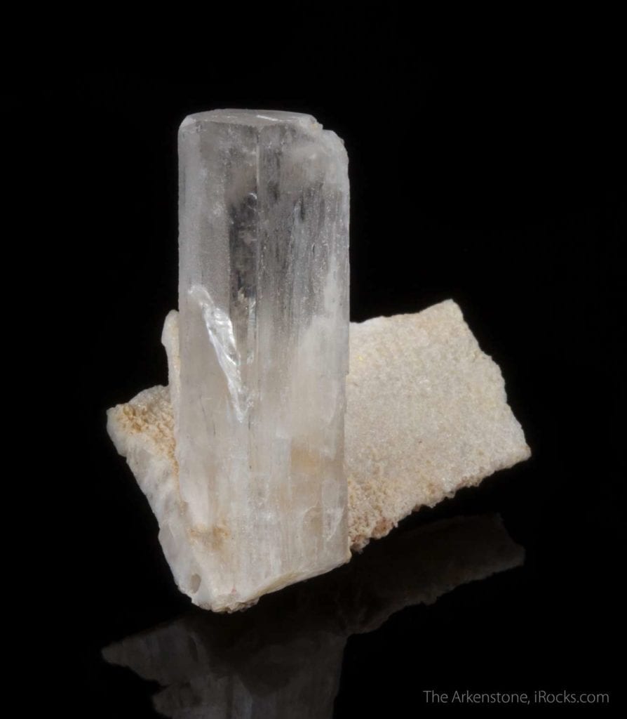 gemstone optical properties - hambergite 
